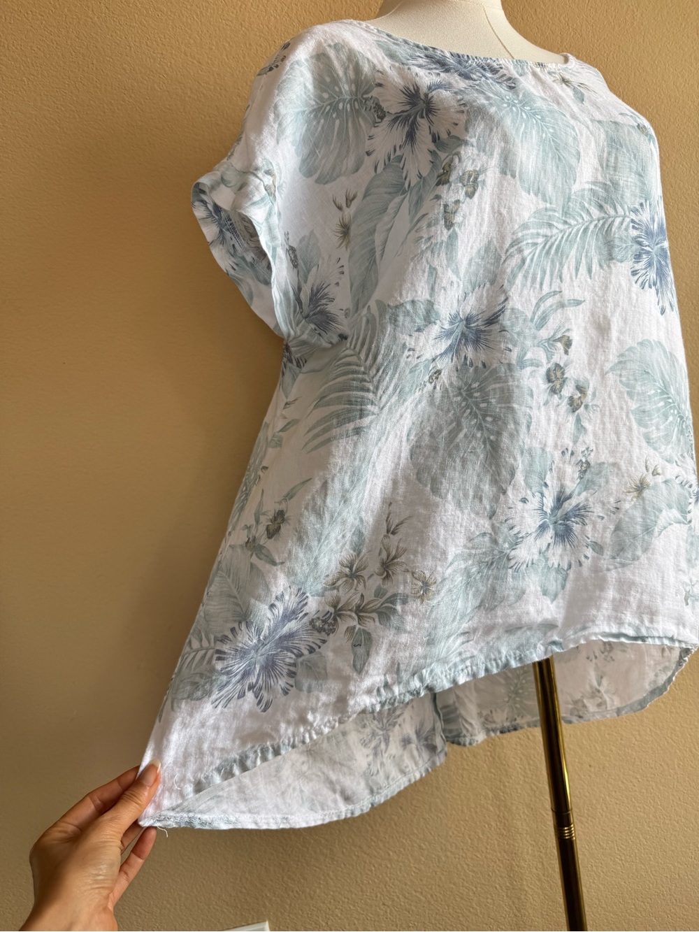 Terzo Millennio Linen Shirt Size M Green Floral Italy Button Detail Short Sleeve - Picture 2 of 13